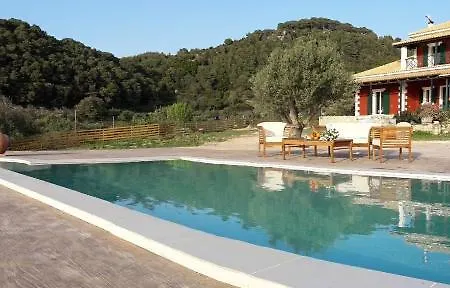 Nina Villa Keri